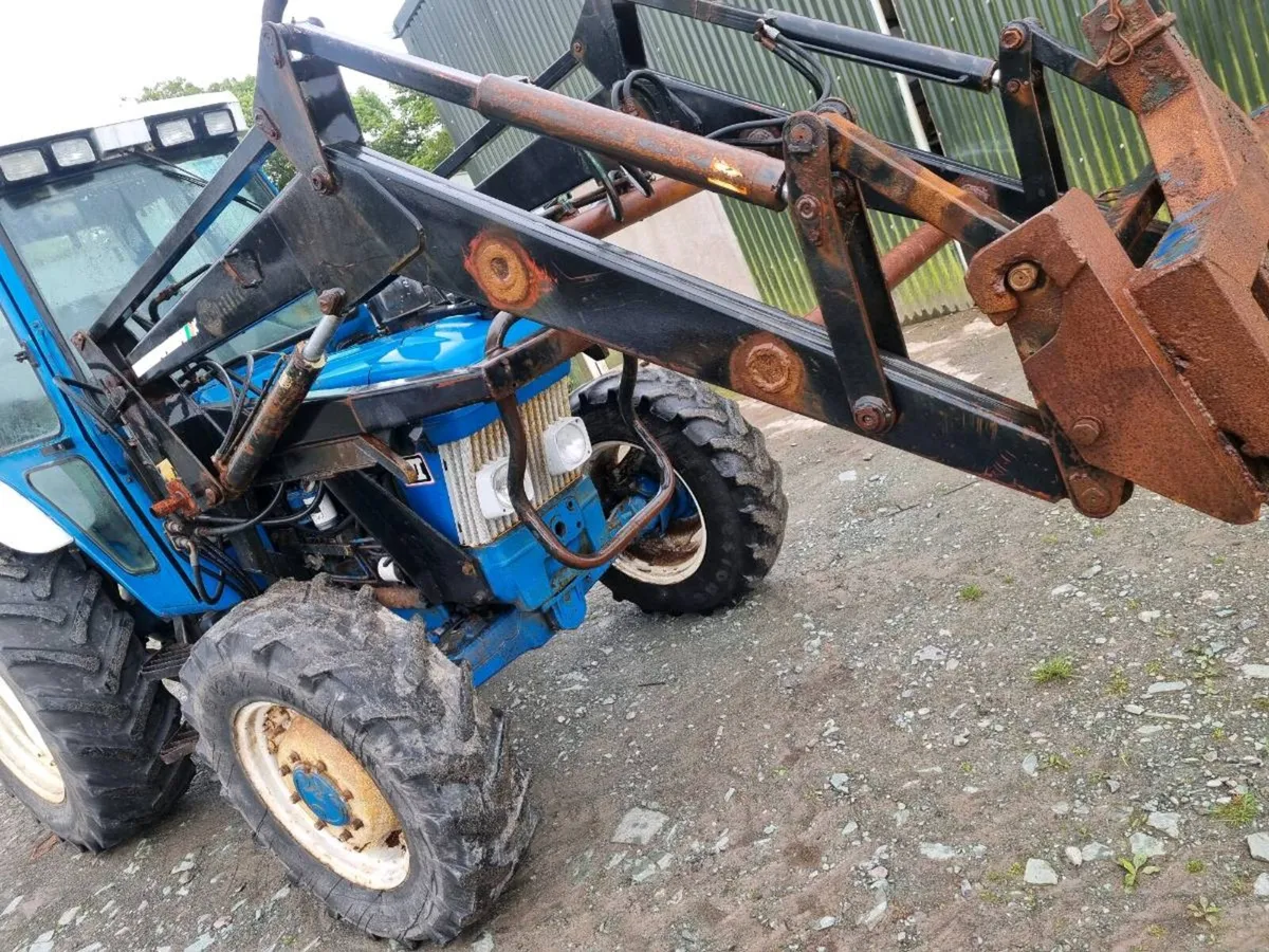 Ford 10 series loader - Image 1