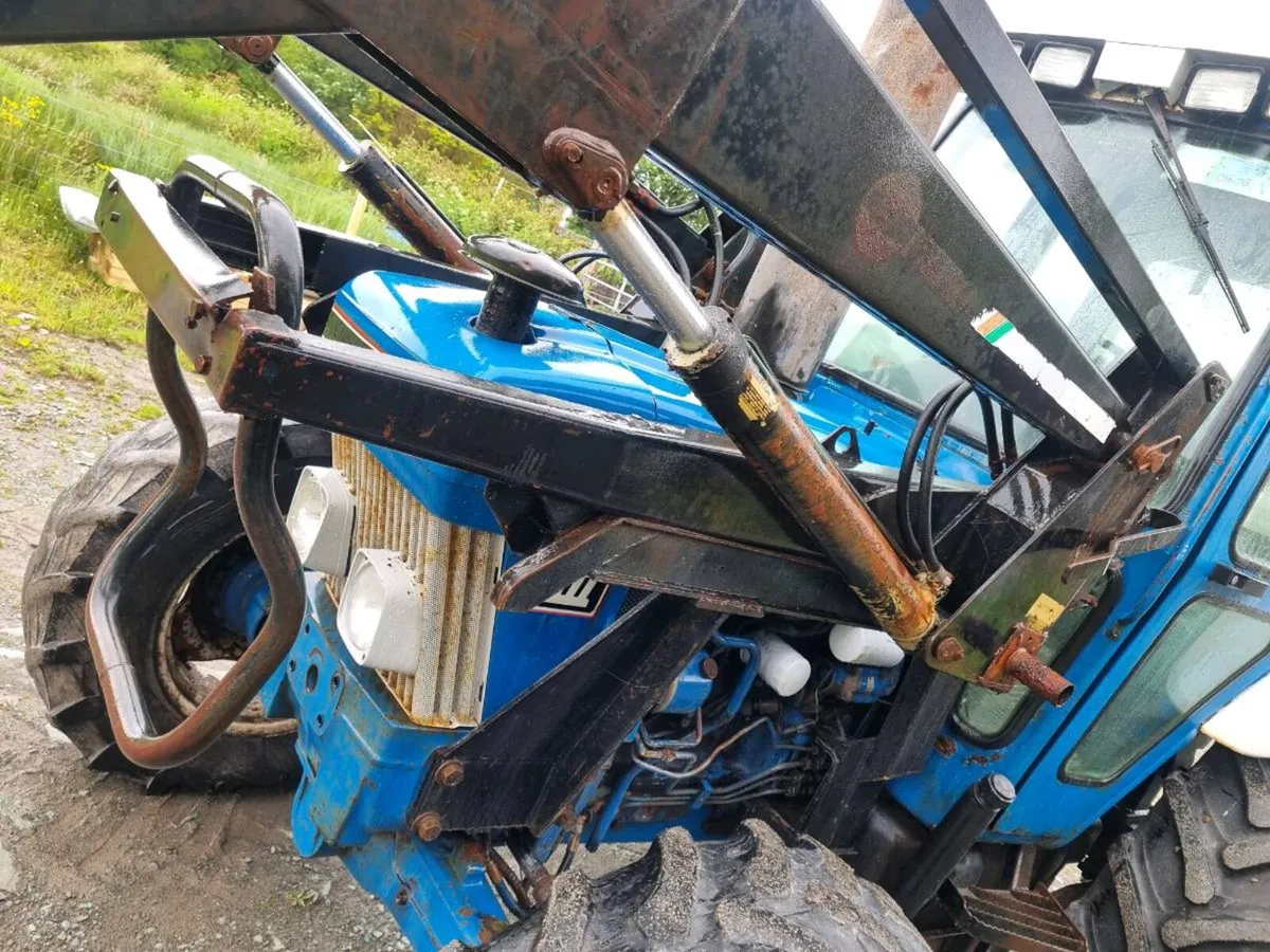 Ford 10 series loader - Image 3