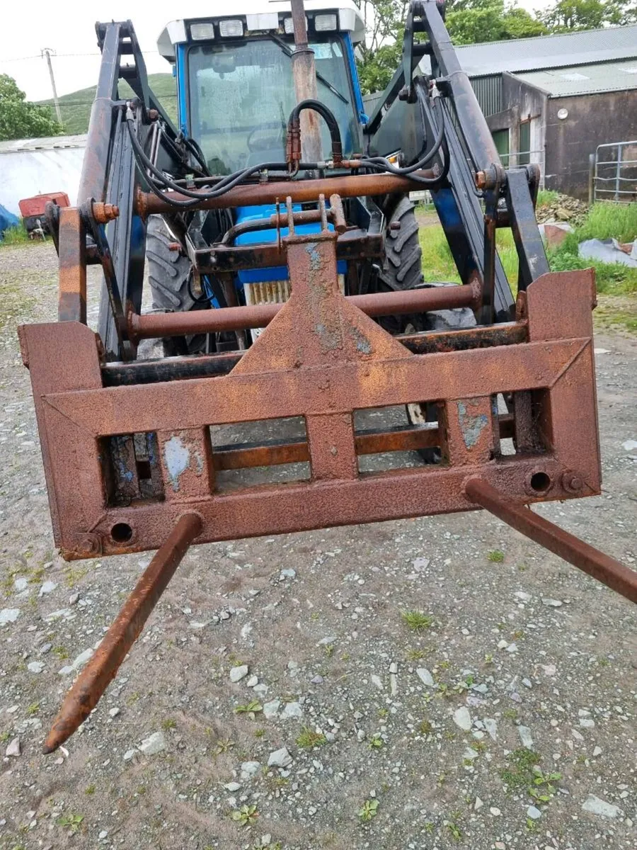 Ford 10 series loader - Image 4