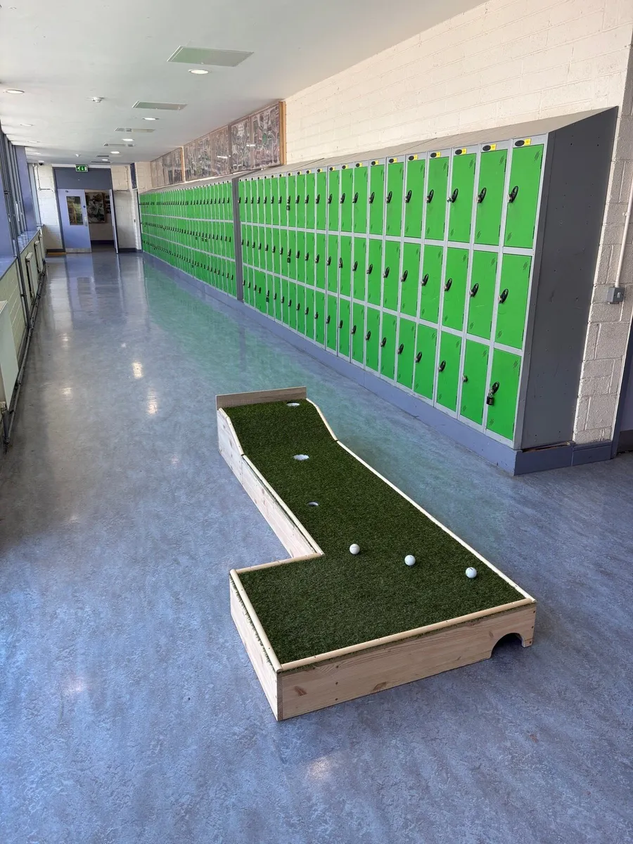 Putting green - Image 1