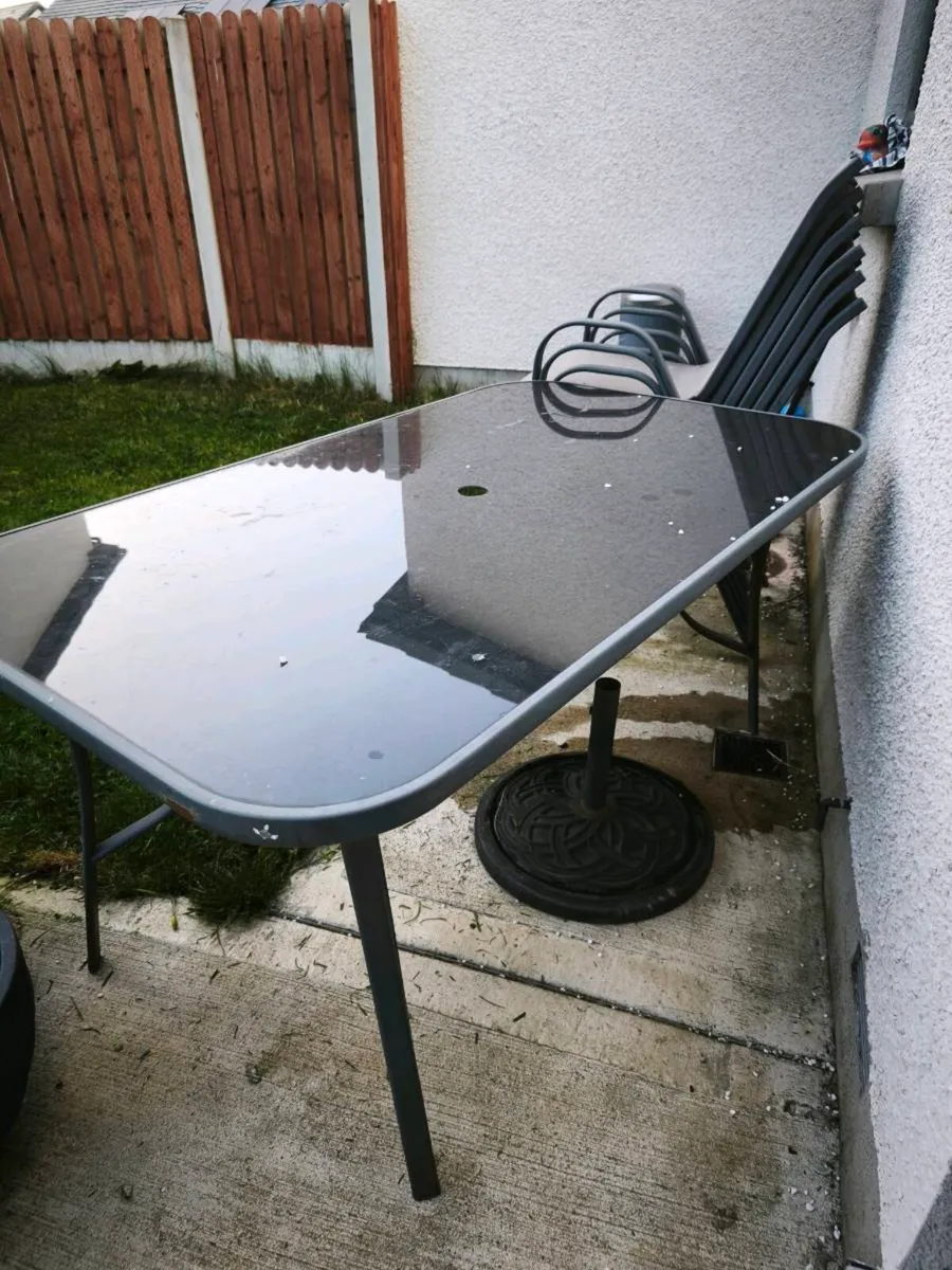 Patio table and chairs - Image 1