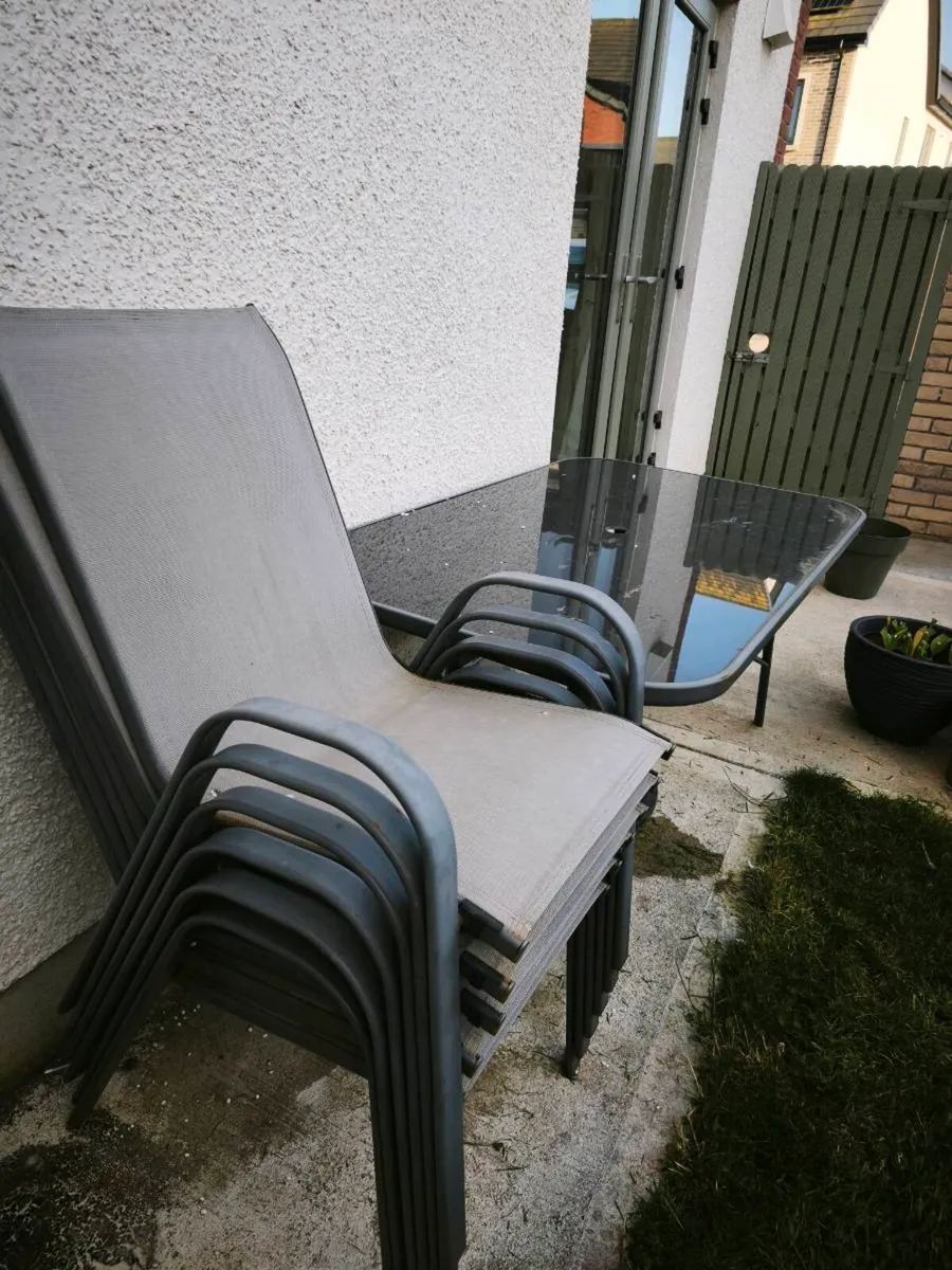 Patio table and chairs - Image 2