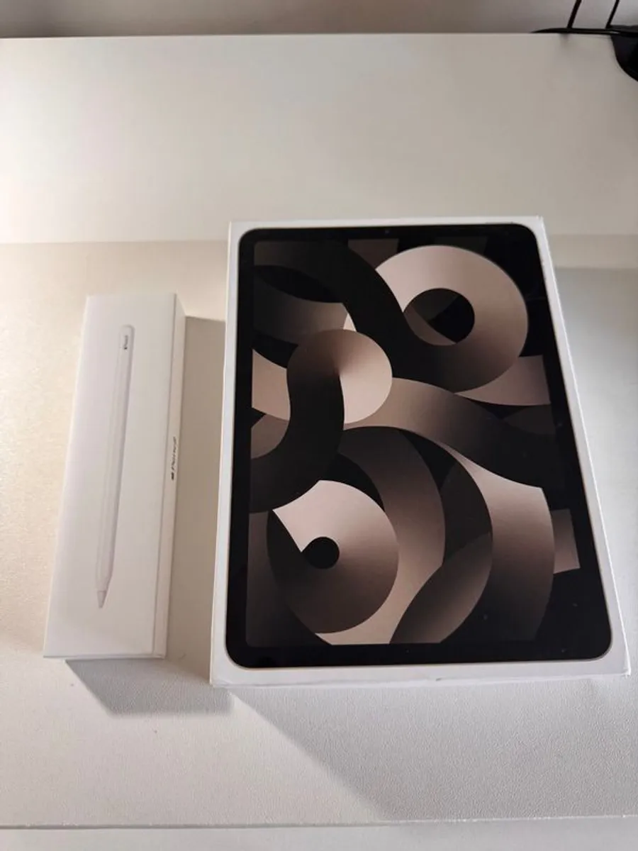 Apple iPad Air 5th Generation M1 and Apple Pencil 2nd Gen - Image 1