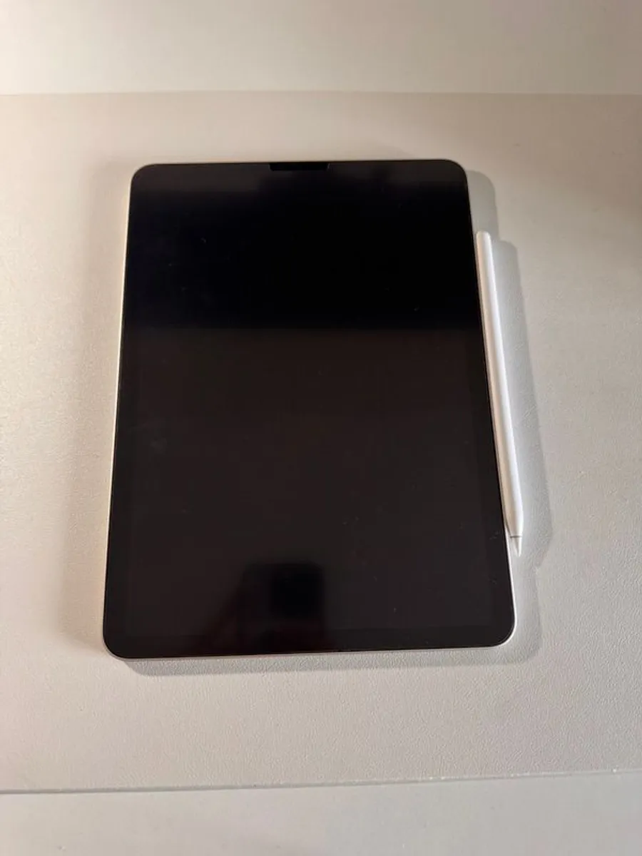 Apple iPad Air 5th Generation M1 and Apple Pencil 2nd Gen - Image 3