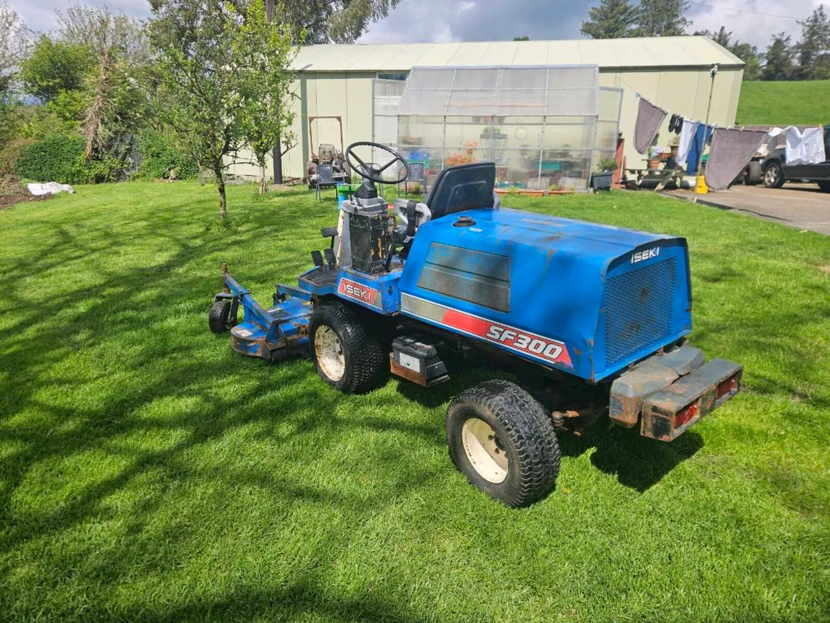 ISEKI SF300 diesel 4x4 mower - Image 4