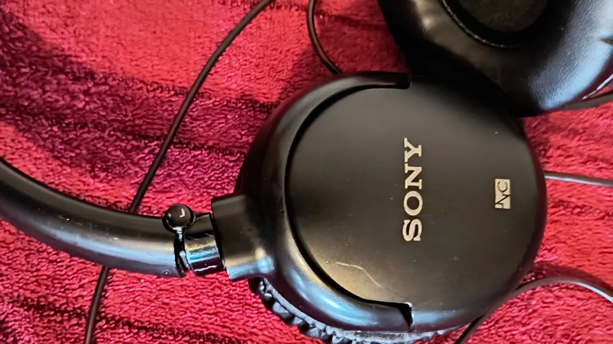Sony MDR-NC60 Headphones with active noise reducti - Image 3