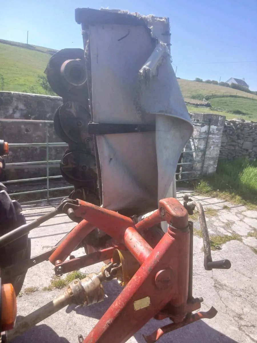 Kuhn 5ft 6 mower - Image 3