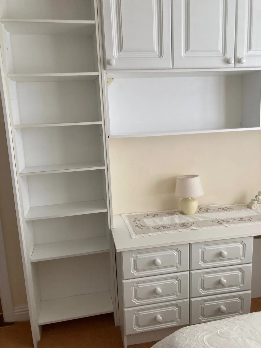 FREE White MDF presses & shelves - Image 4