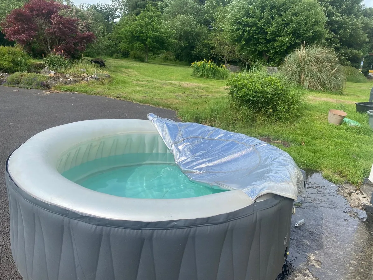 Hot tub - Image 2