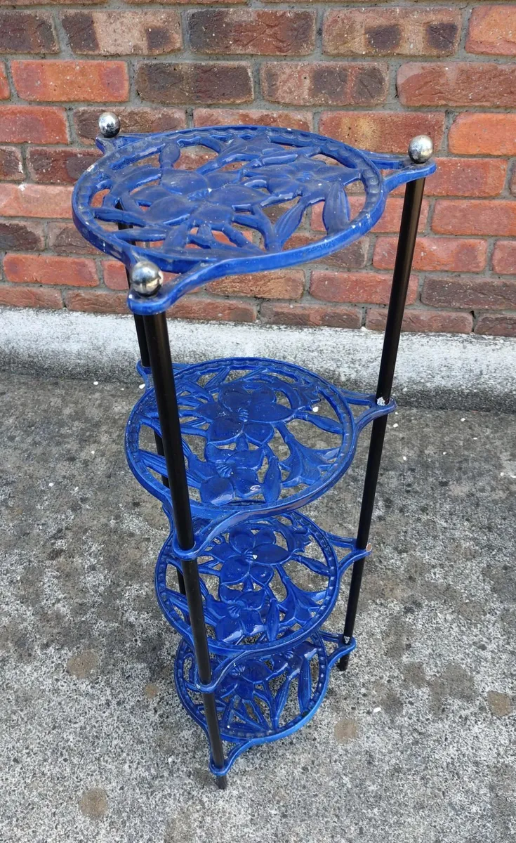 CAST IRON STAND WITH METAL LEGS (USED). - Image 4