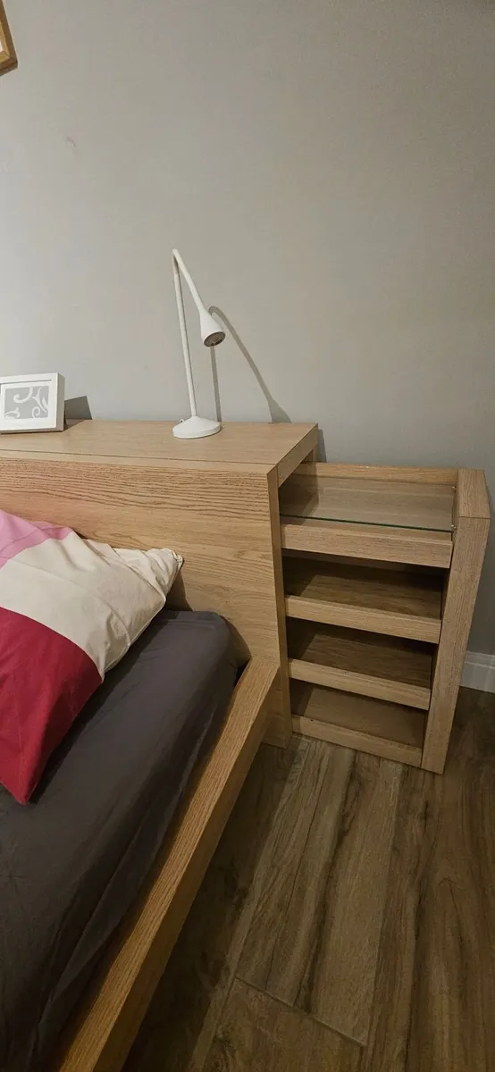 king size bed incl back and bedside tables - Image 3