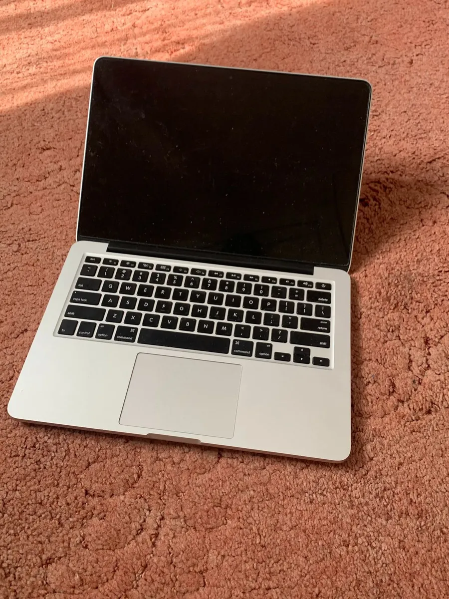 MacBook Pro 13” 2015 - parts or fix + Charger - Image 1