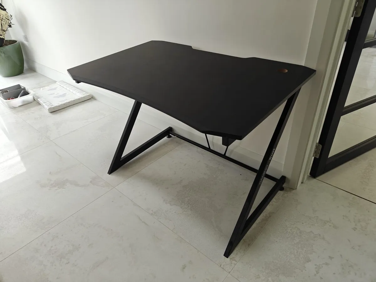 Gaming desk - Image 2