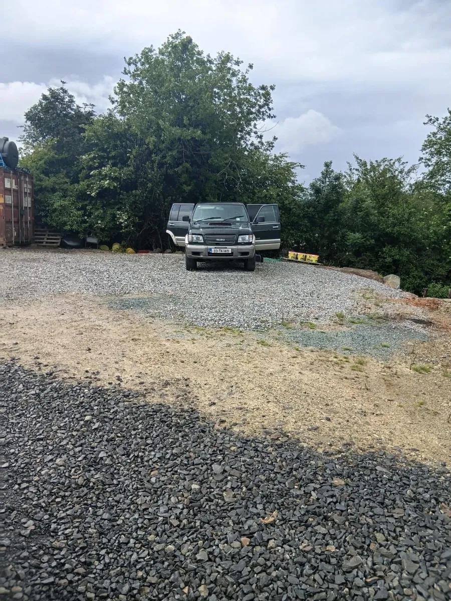 Isuzu Trooper 2003 - Image 1