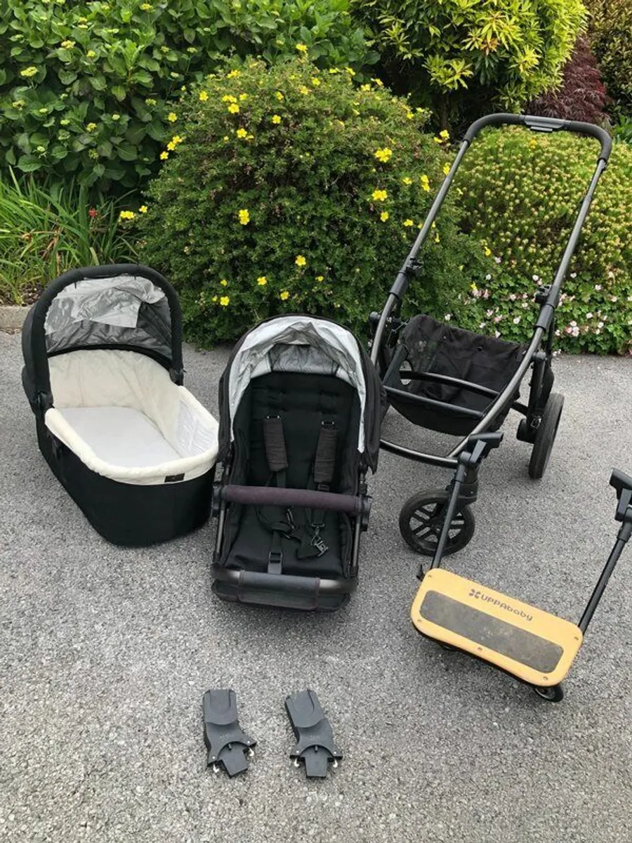 UPPAbaby Vista Travel System with car seat+base - Image 1
