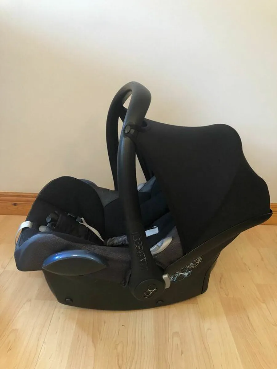 UPPAbaby Vista Travel System with car seat+base - Image 3