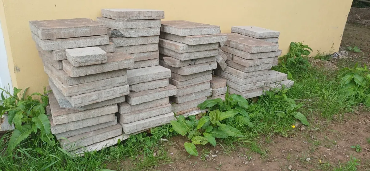 Paving Slabs Approx 50