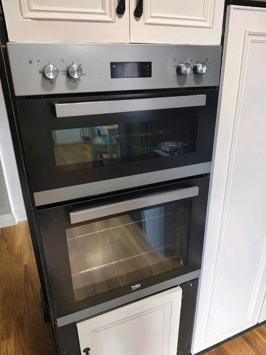 Double over and electric hob - Image 1