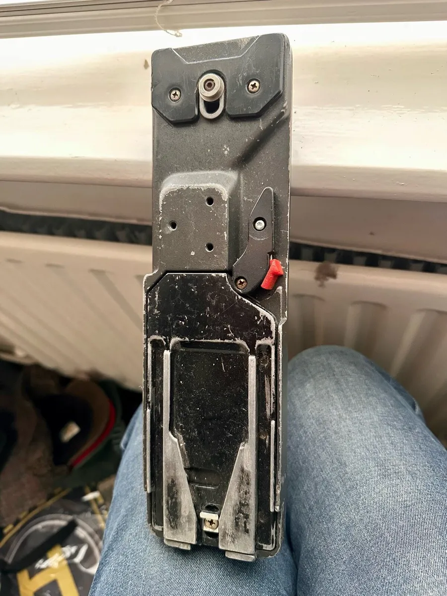 Quick release camera base plate - Image 1