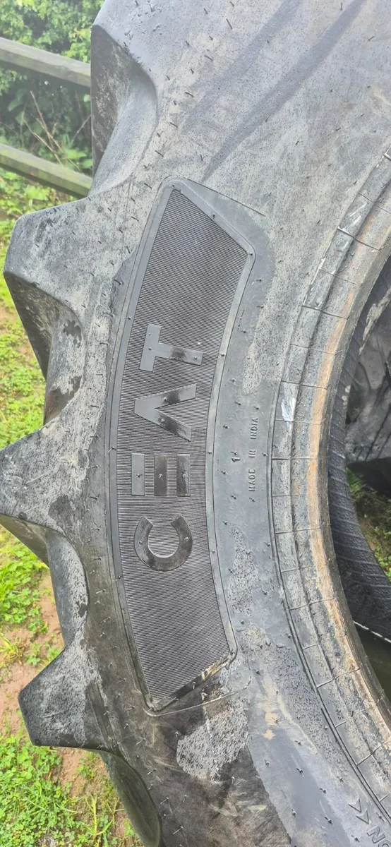 2 X CEAT FARMAX 650 65 R38 - Image 4