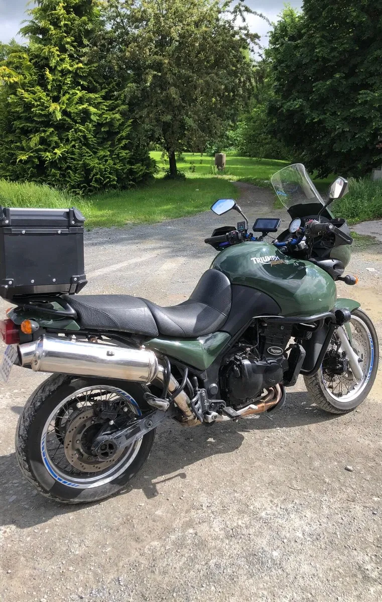 Triumph Tiger 900i - Image 1