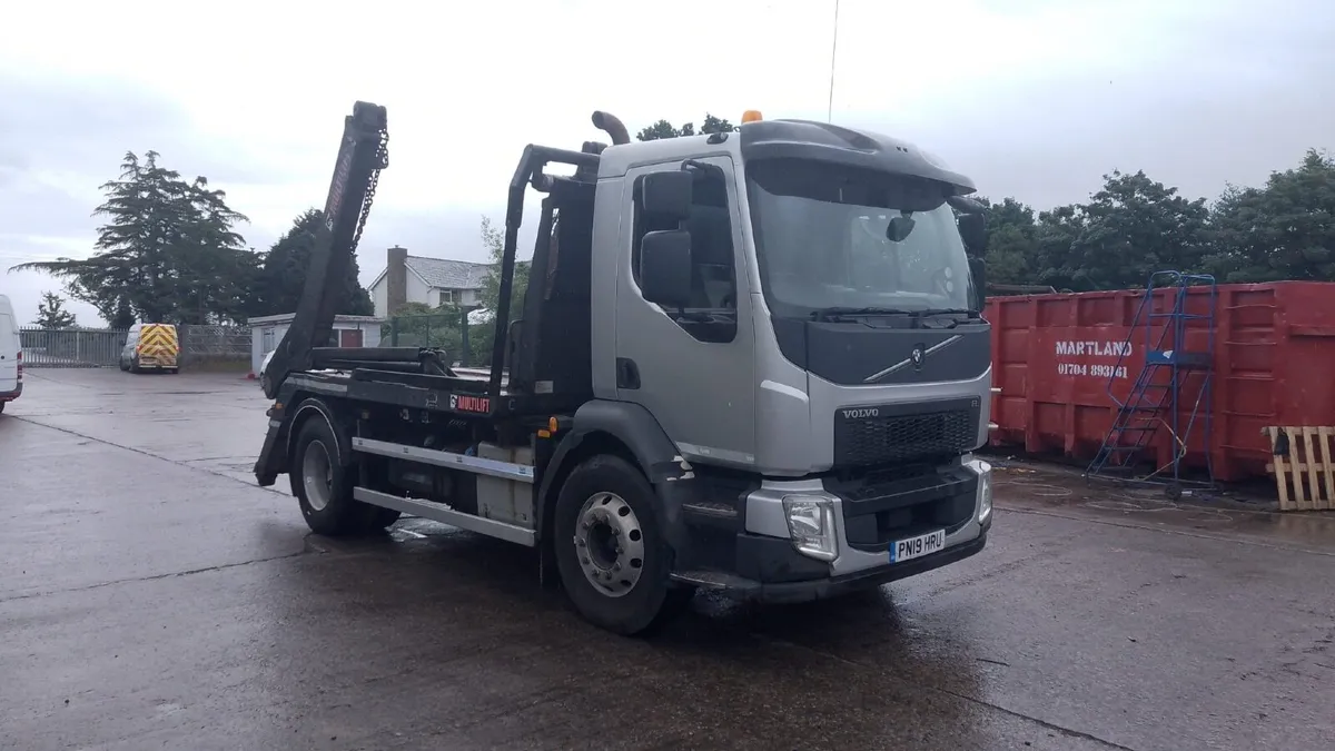 VOLVO SKIP LOADER  ( 2019 ) - Image 1