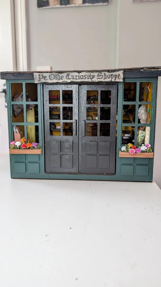 Curiosity Shop Miniature 1:12 scale - Image 1