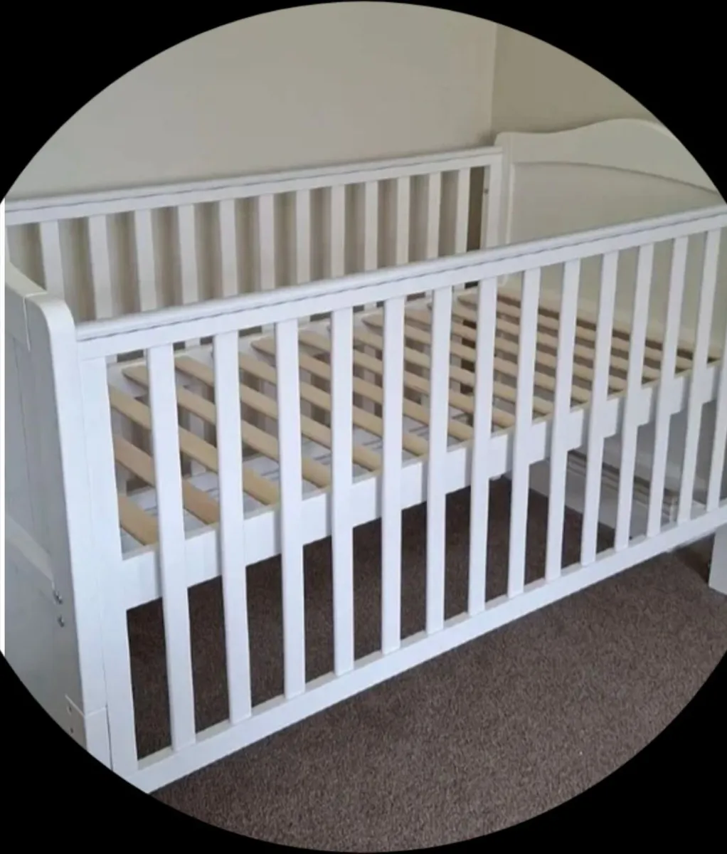 Baby Chairs & Cots/Changing Table - Image 2