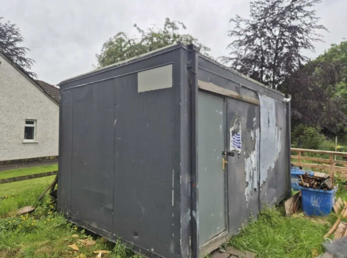 Site Cabin / Office with Bathrooms 4.9mx3m - Image 1