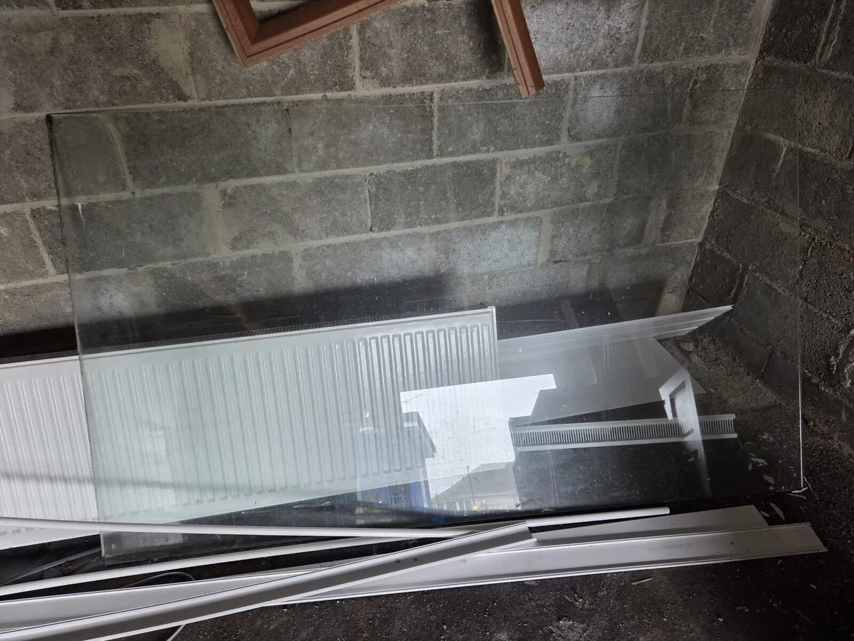 Shower glass screen