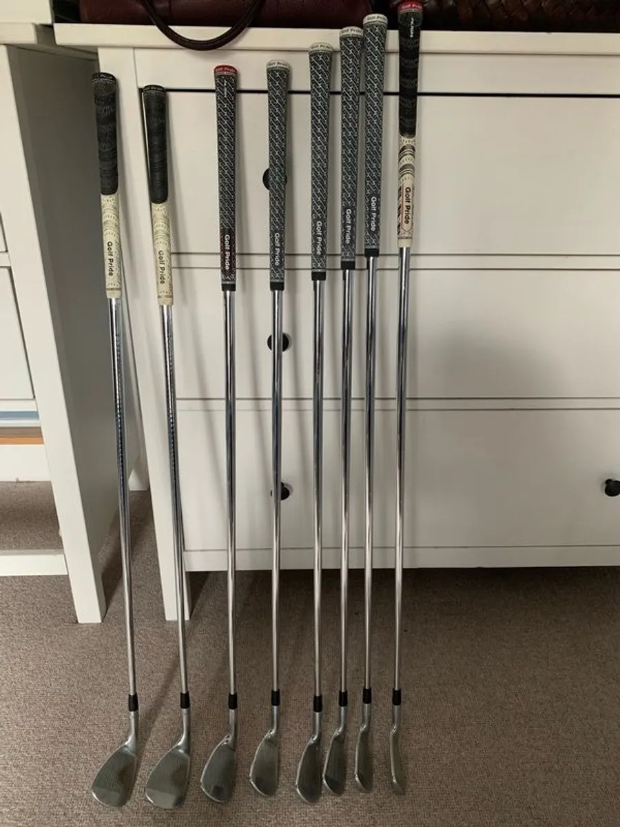 Titleist CB irons - Image 1