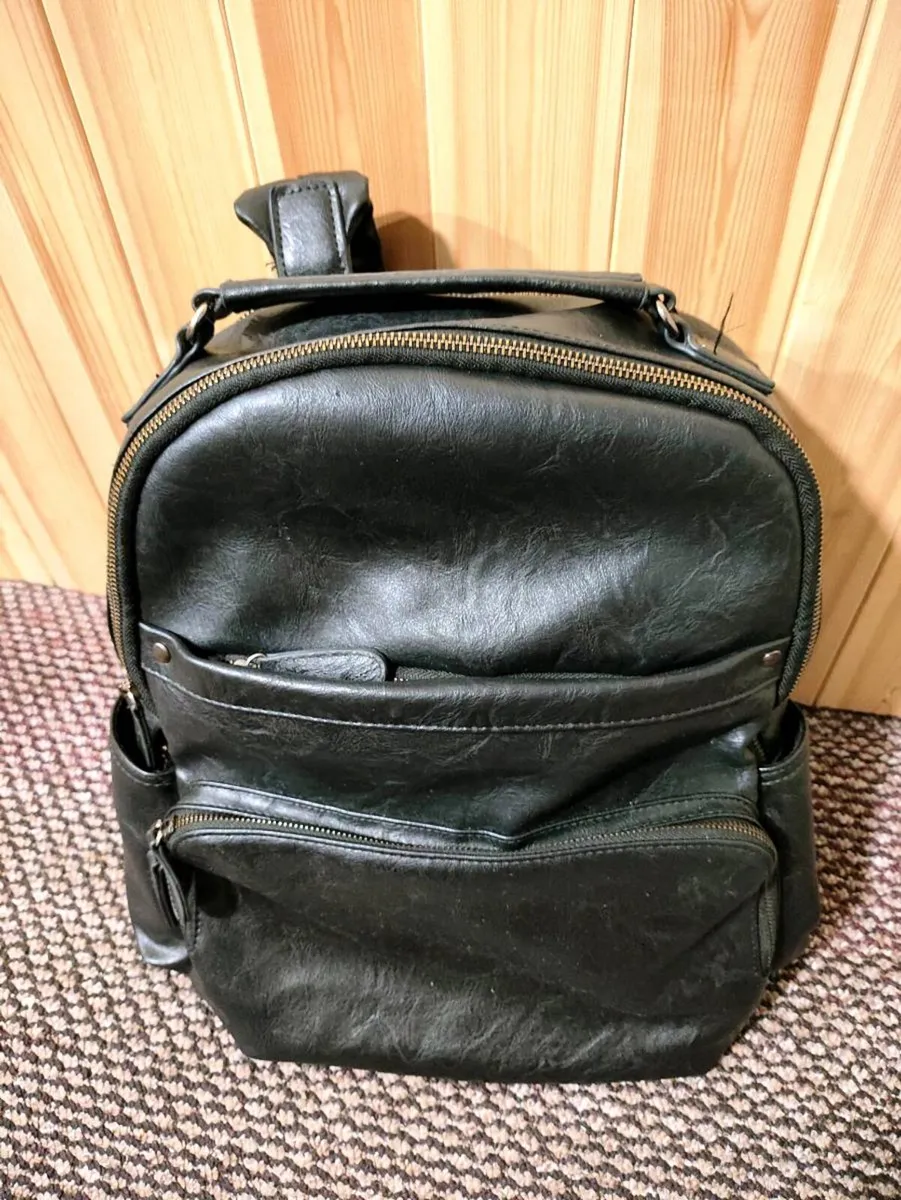 Black Genuine‑Leather Backpack – Great Condition - Image 4