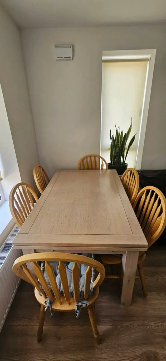 Kitchen table with chairs - Image 2