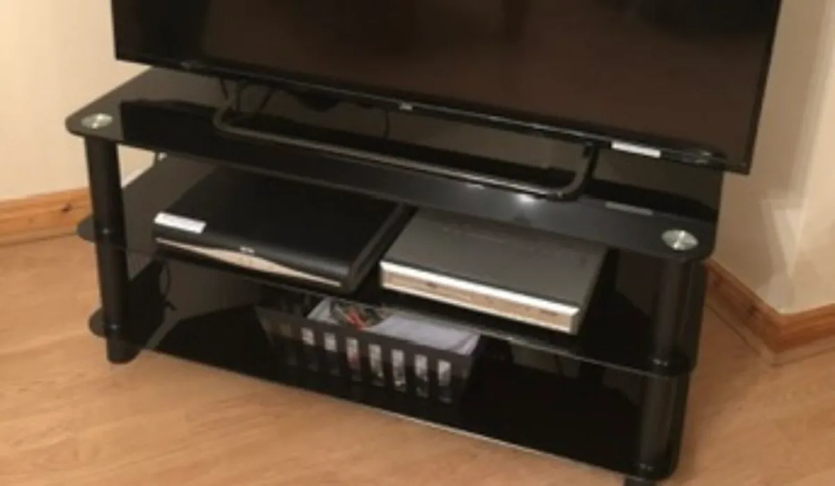 TV Unit Black Glass for up to 42” TV - Image 2