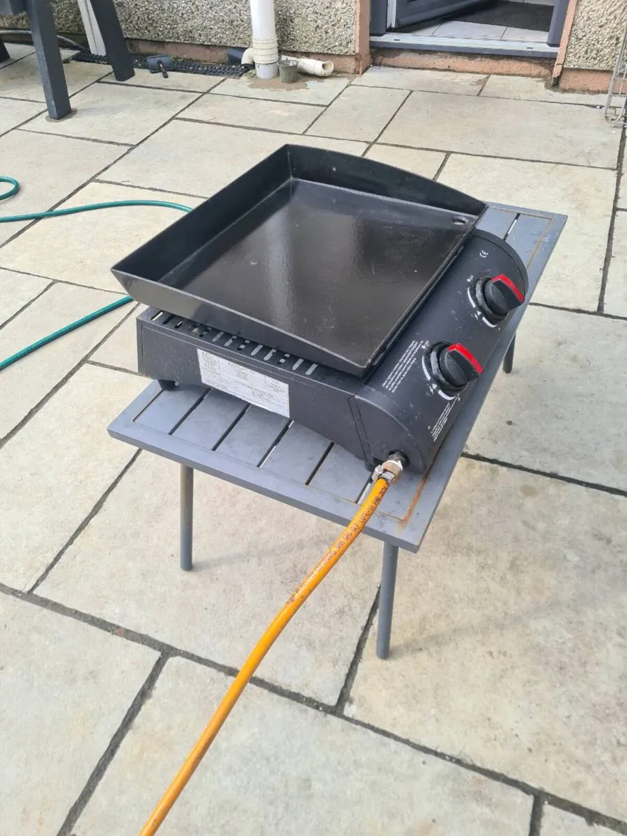 Outdoor gas grill unused - Image 2