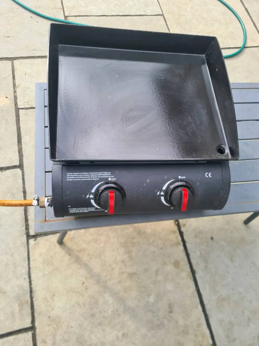 Outdoor gas grill unused - Image 1