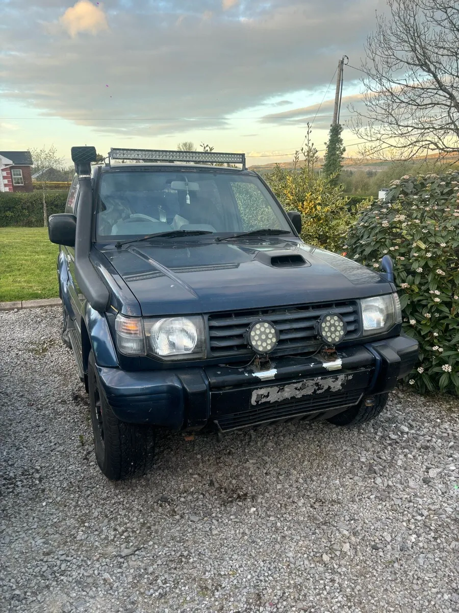 Mitsubishi pajero mk2 breaking - Image 1