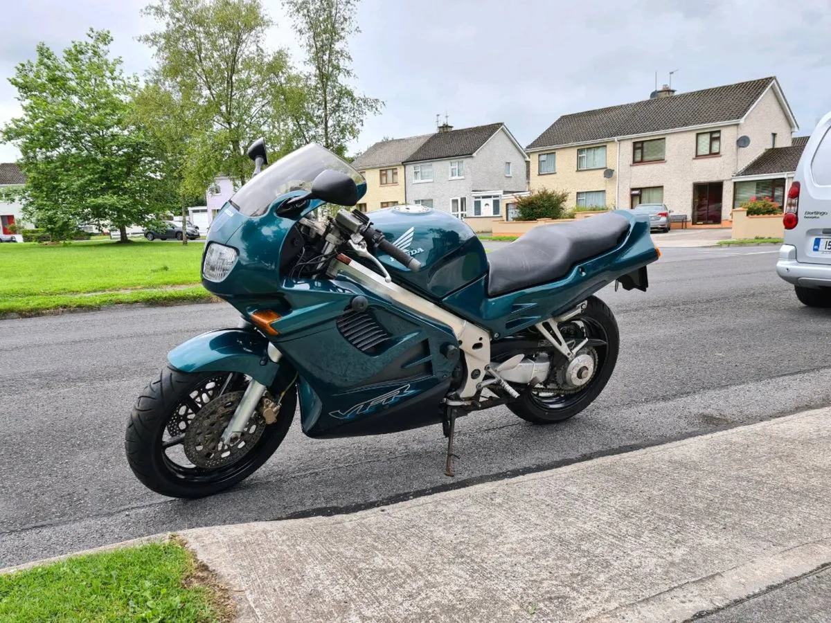 Honda VFR 750 1997 - Image 1