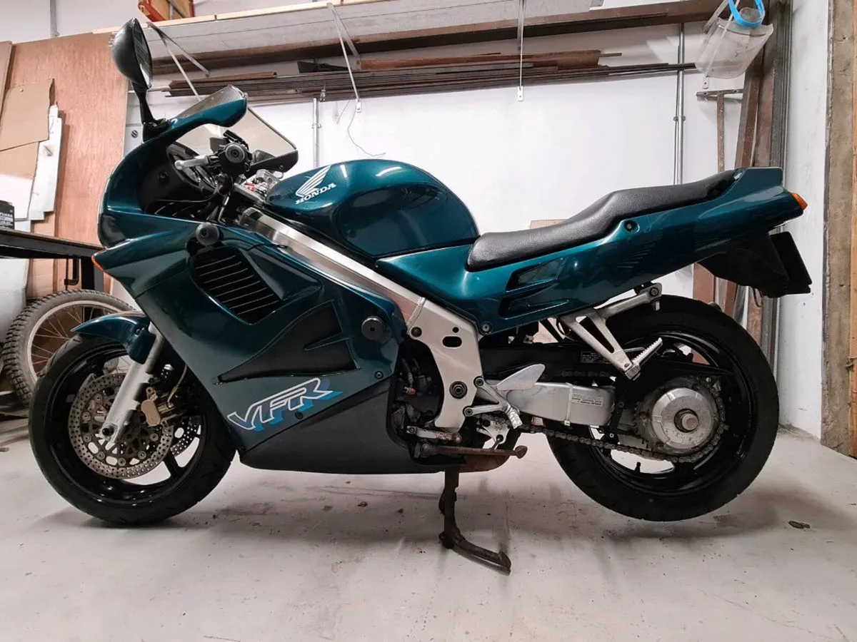 Honda VFR 750 1997 - Image 3
