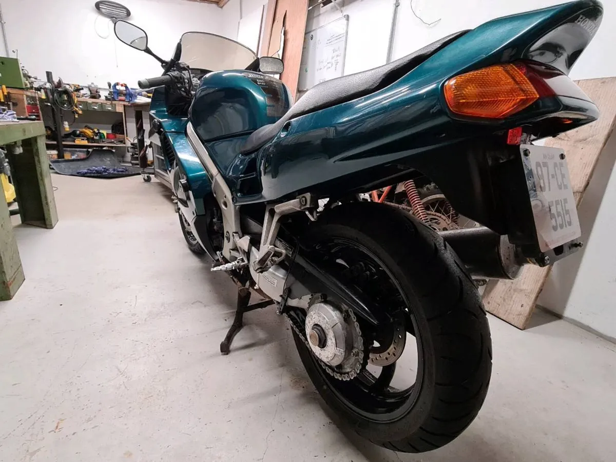 Honda VFR 750 1997 - Image 4