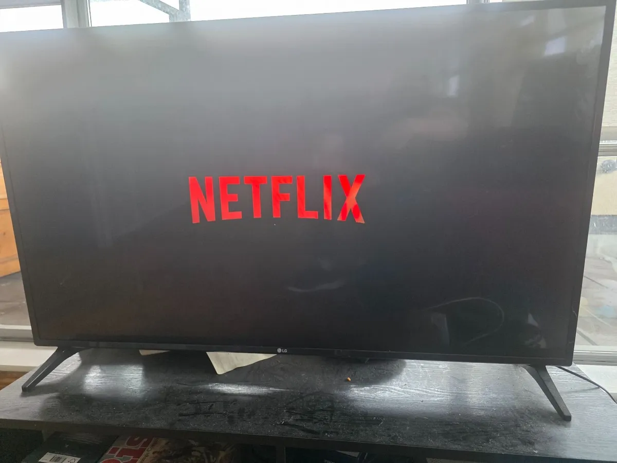 LG 49 inch Smart TV - Image 3