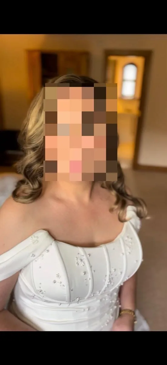Wedding dress - Image 4