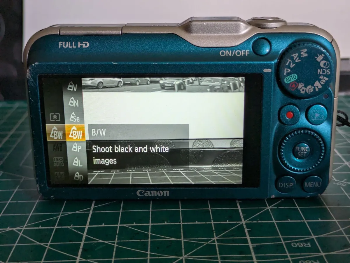 Canon PowerShot SX230 12MP compact camera - Image 4