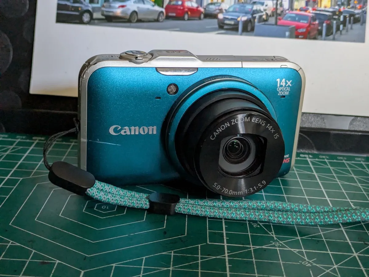 Canon PowerShot SX230 12MP compact camera - Image 1