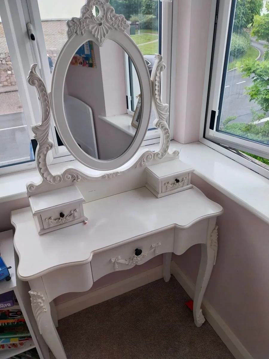 Dressing table - Image 2