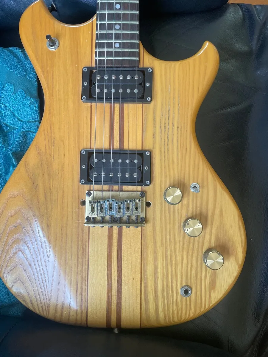 Electric guitar - Image 2