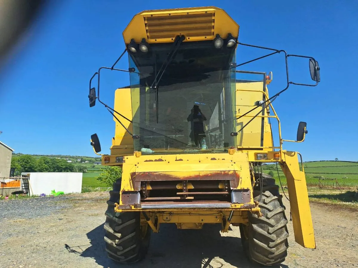 New holland combine - Image 1