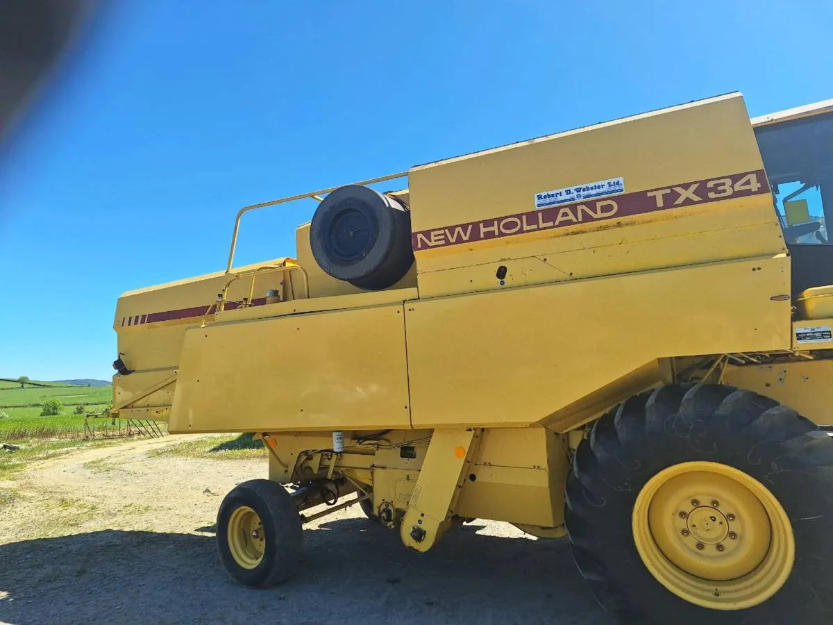 New holland combine - Image 3