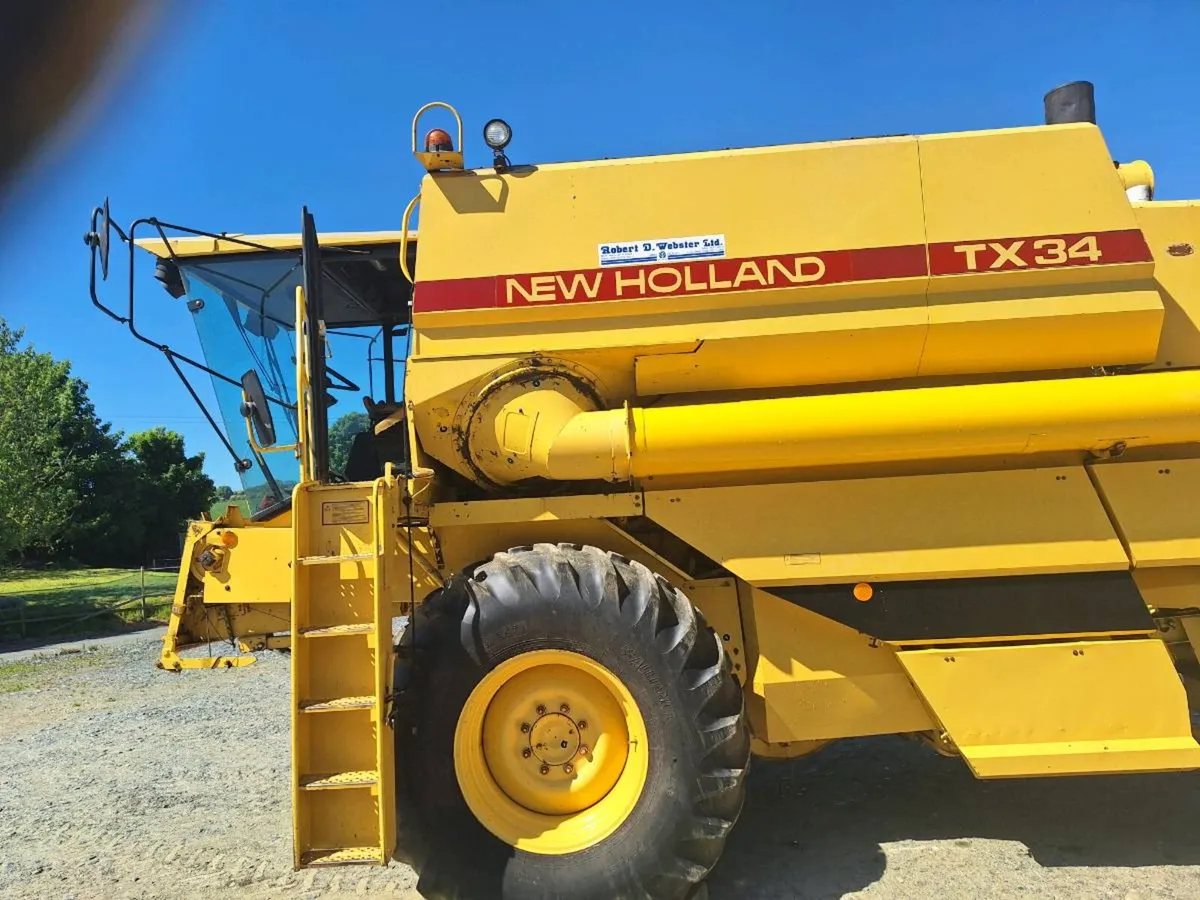 New holland combine - Image 2