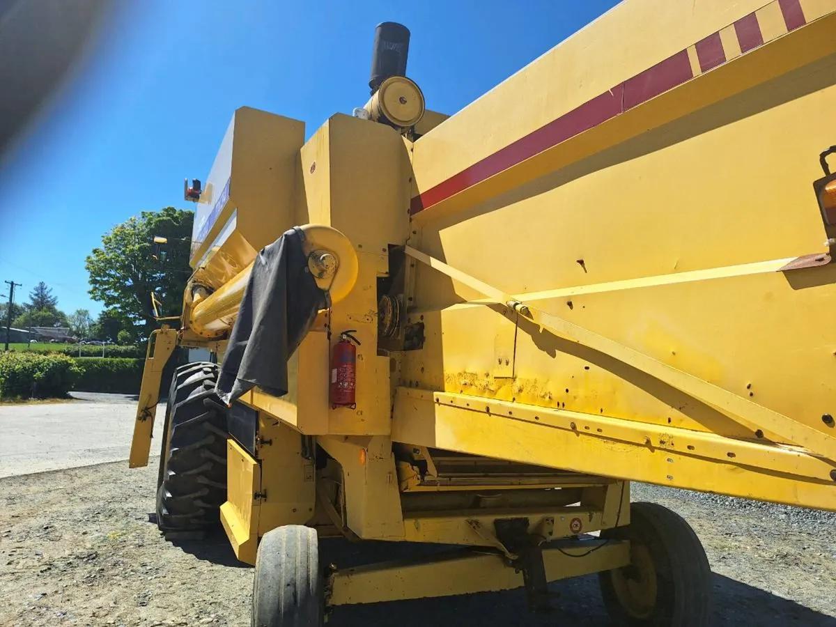 New holland combine - Image 4